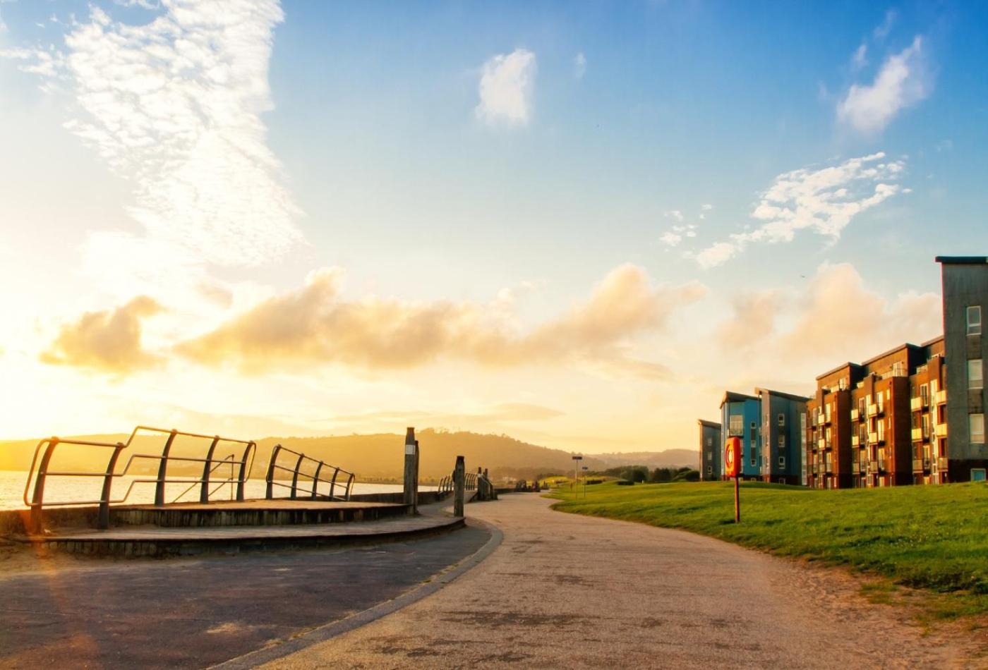 Sea View Apartment At The Beach! Llanelli Exterior foto